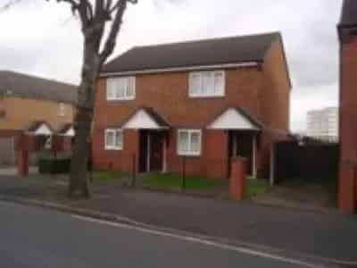 2 bed flat in Pype Hayes