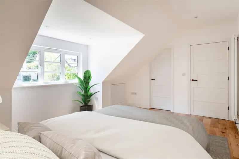 3 Bedroom Semi-Detached House for Sale in Ovingdean