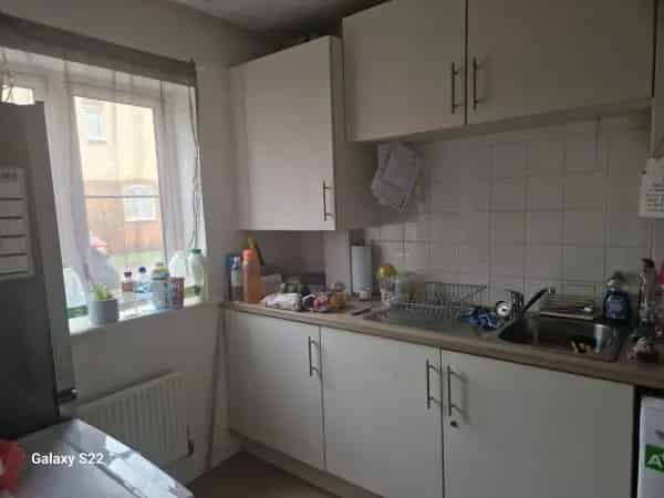 2 Bedroom House Near Train Station Beach