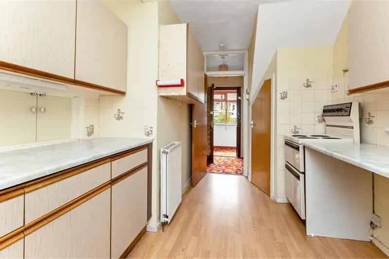 2 Bed House Balerno - End Terrace with Garden and Parking