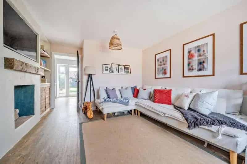 4 bed house for sale