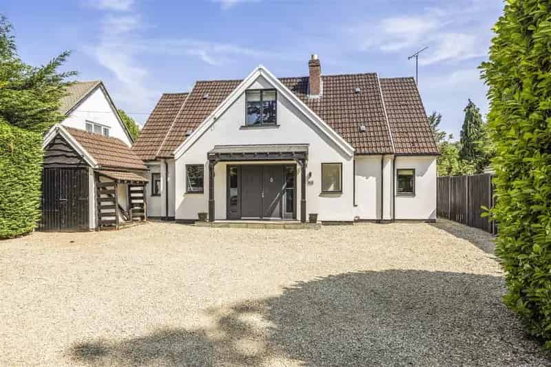 4 Bedroom Detached House for Sale in Shurdington