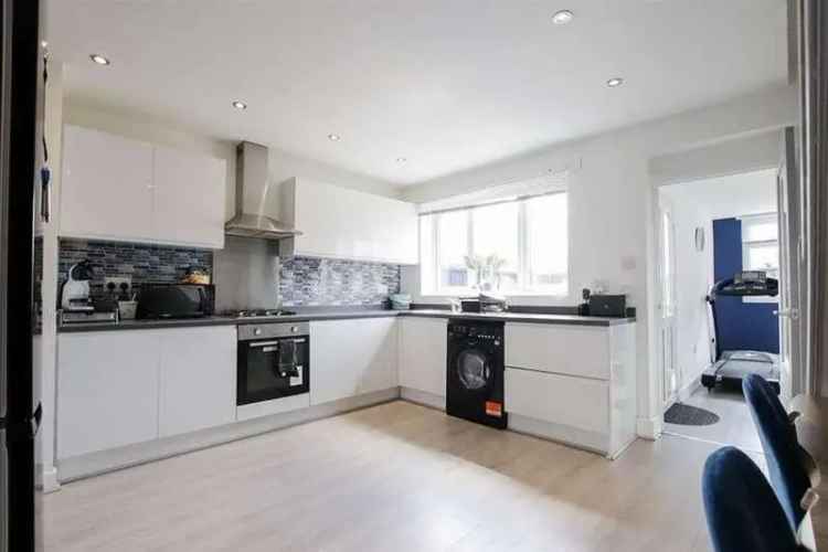 2 Bedroom End Terrace House for Sale