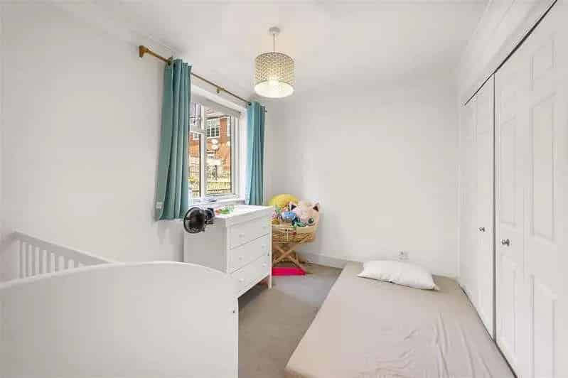 2 Bed Flat for Sale near Wimbledon Town and Village
