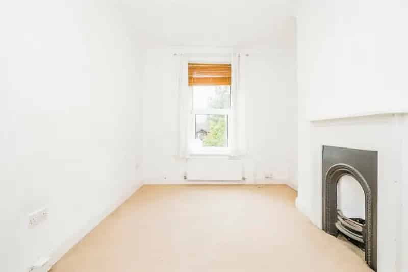 Two Bedroom Duplex Apartment with Private Parking