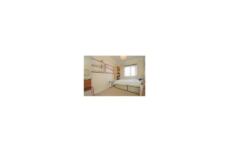 Spacious 2-Double Bedroom Flat near Battersea Park