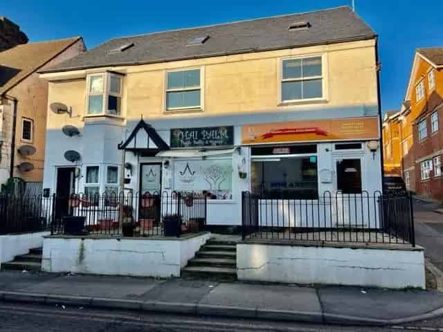 Ground Floor Retail Unit with Kitchenette and WC