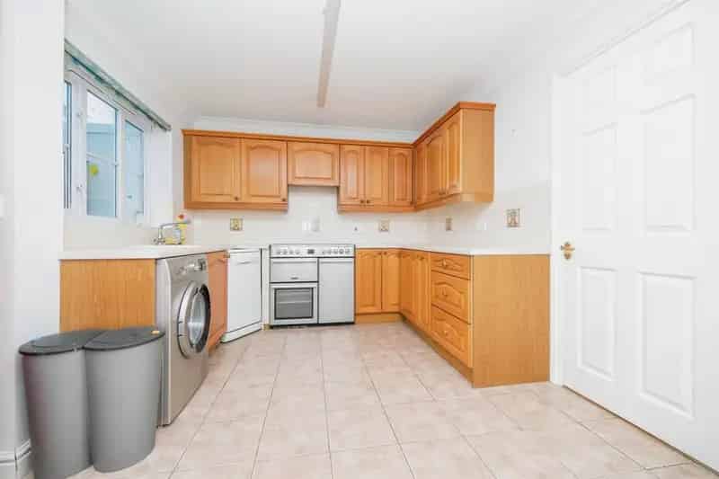 2 Bed House Sudbury Garage Garden Close Amenities