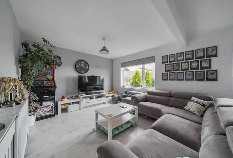 2 bedroom house for sale