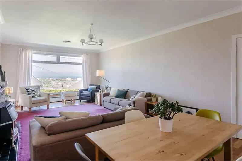 3 Bed Bungalow - Detached with 2 Reception Rooms