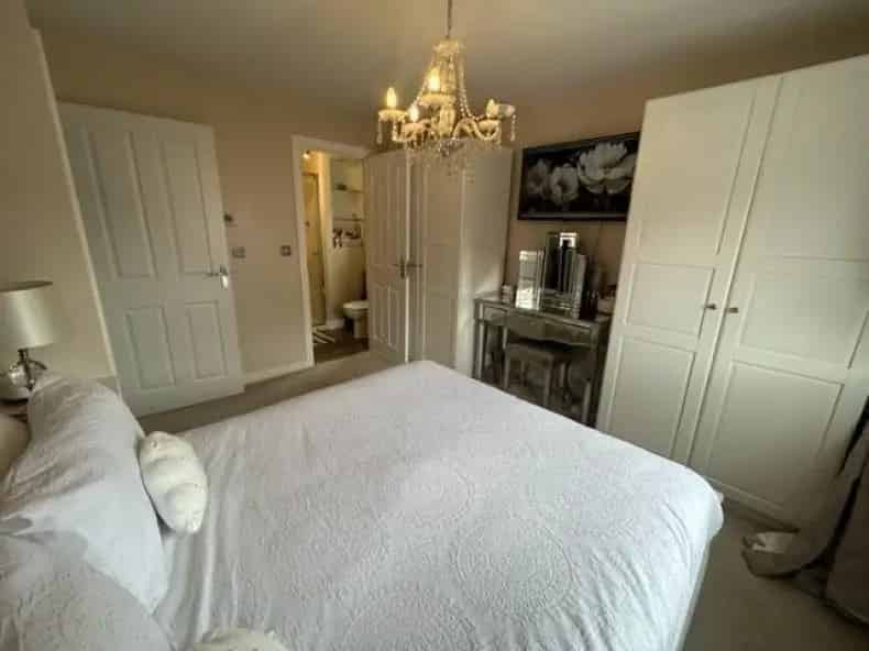 3 Bed Detached House For Sale