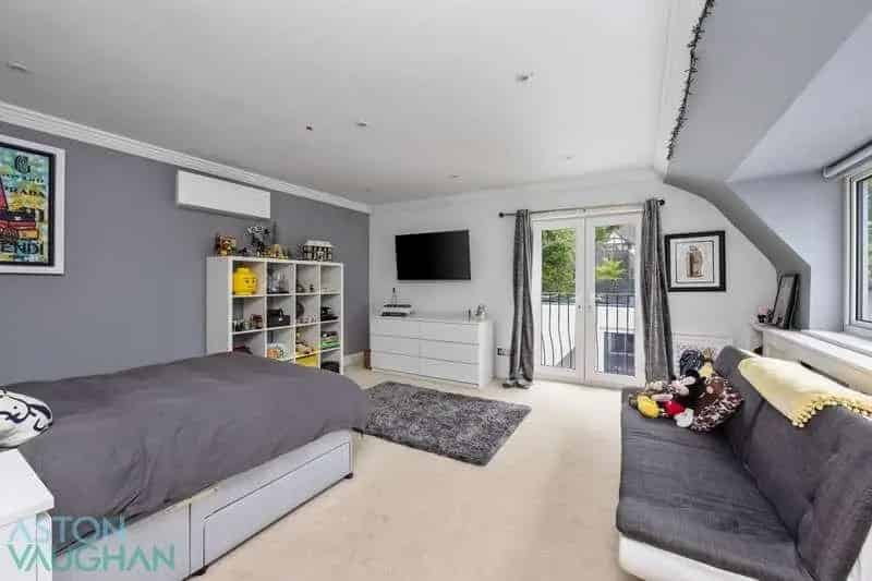 Luxury 6 Bed House for Sale Near Hove Park