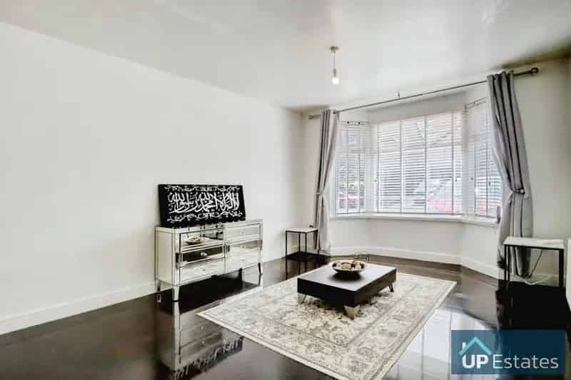 3 Bedroom Semi-Detached House to Rent in Coventry