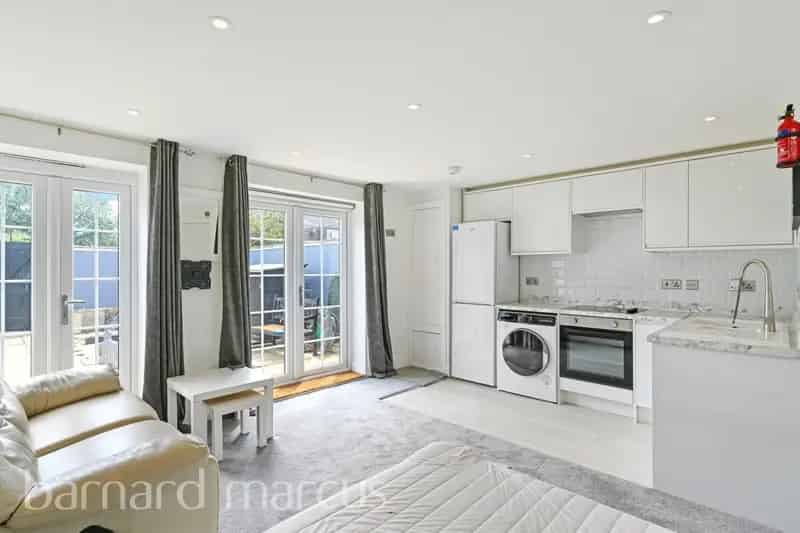 Six Bedroom House Converted into Three Units High Rental Potential