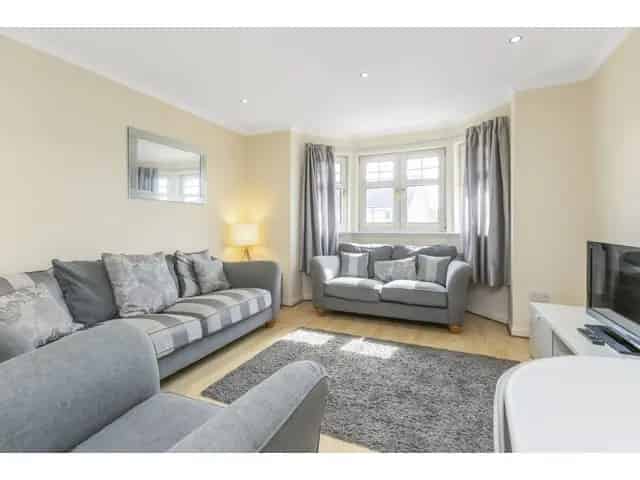 3 Bedroom Flat for Sale in Dalry Edinburgh