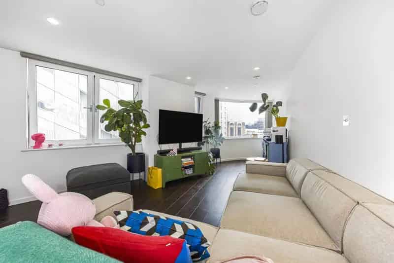 2 Bedroom Apartment House to Rent