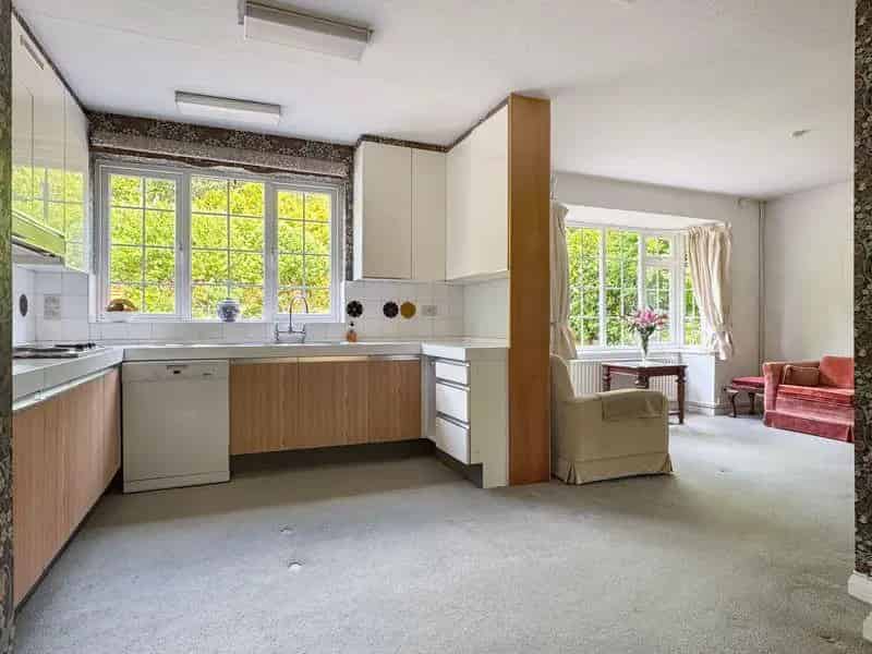 5 Bed Family Home For Sale Near Camberley