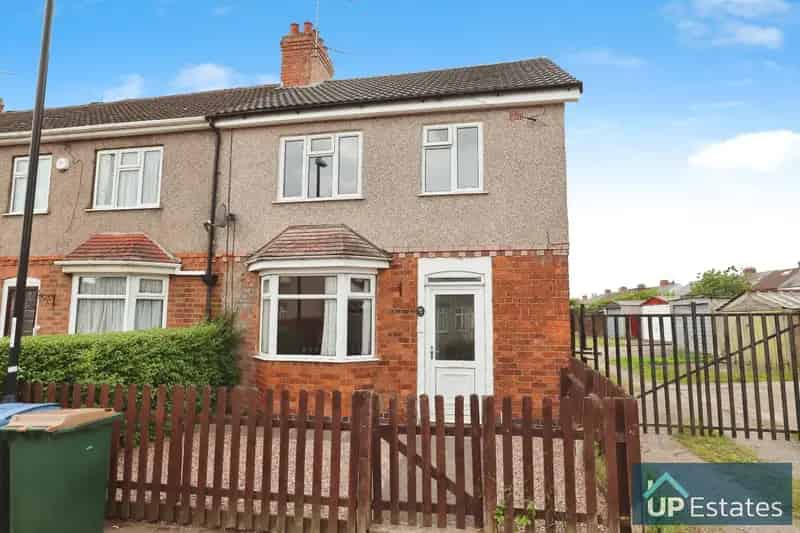 3 Bedroom End Terrace House to Rent Immediately