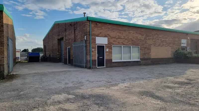 Semi-Detached Industrial Unit with Mezzanine Storage and Car Charging Point