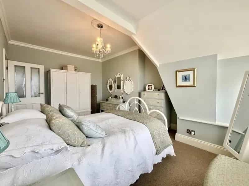 2 Bed Seafront Apartment Bexhill with Panoramic Views