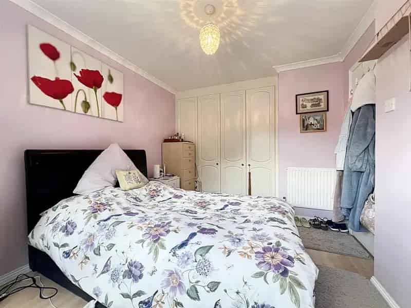3 Bedroom End Terrace House to Rent