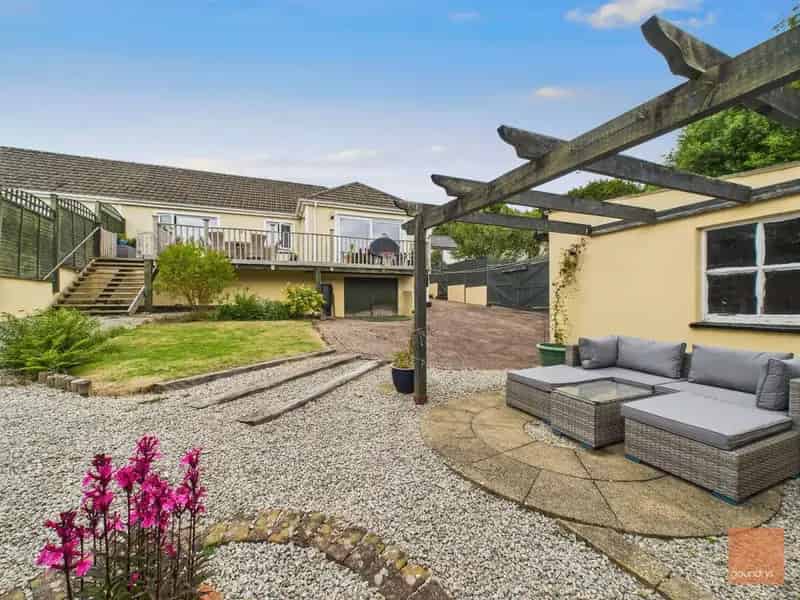 3 Bedroom Semi Detached Bungalow for Sale