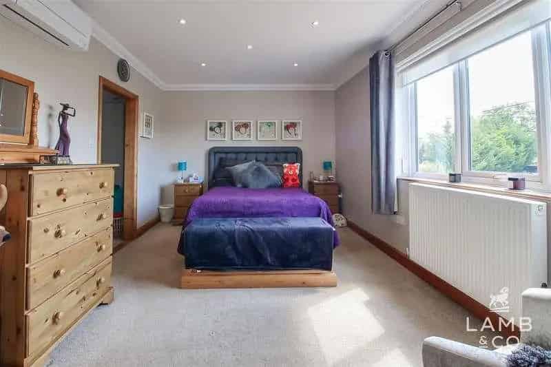 5 Bed House for Sale Semi Rural Setting