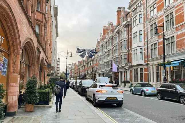 Flat to rent in Mount Street, Mayfair, London W1K