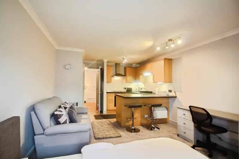 York University Studio Flat Furnished Parking Laundry