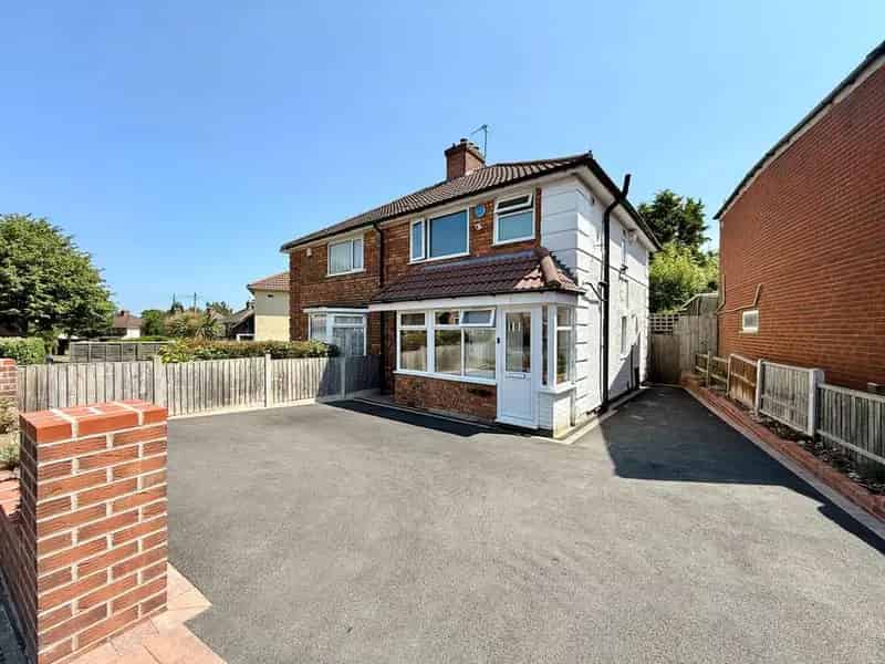 3 Bedroom Semi-Detached House For Sale