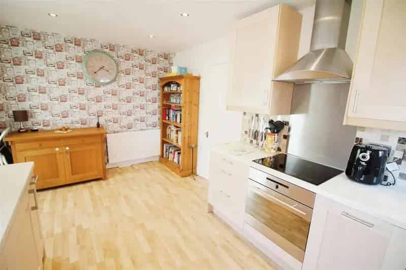 3 Bedroom Detached House to Rent