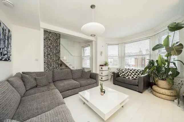 Flat for sale in Cresswell Road, Twickenham TW1