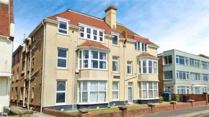 2 bedroom Flat
 For Sale