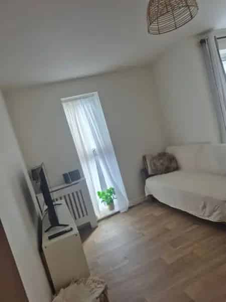 2 Bed Flat Near Temple Meads - Modern Living in Historic Setting