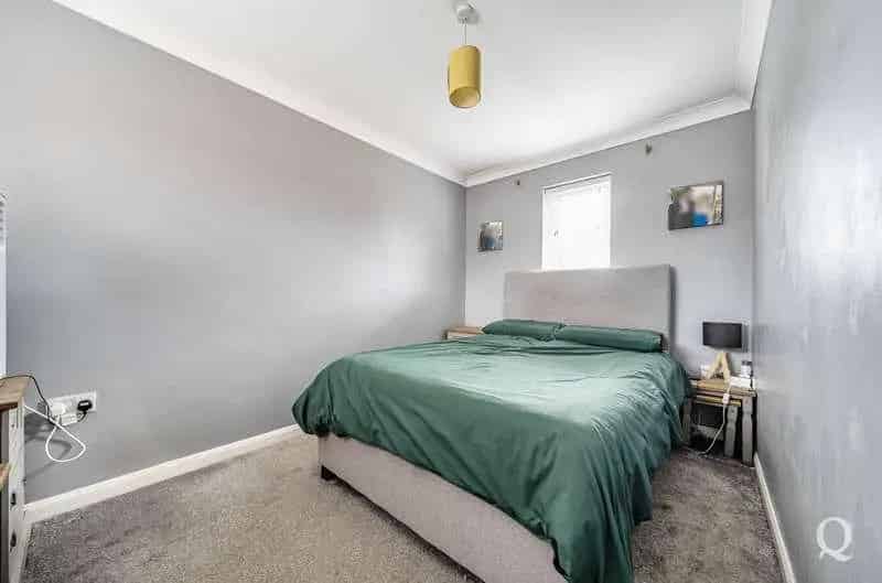 2 Bed Detached House For Sale - No Onward Chain