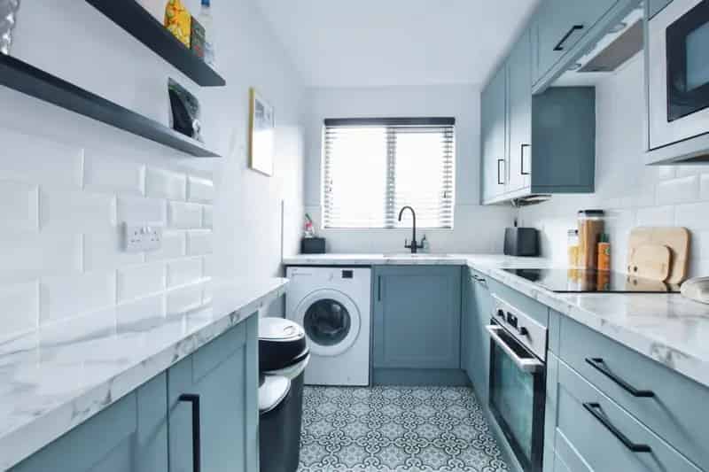 Renovated Terrace House Two Double Bedrooms Garden Parking