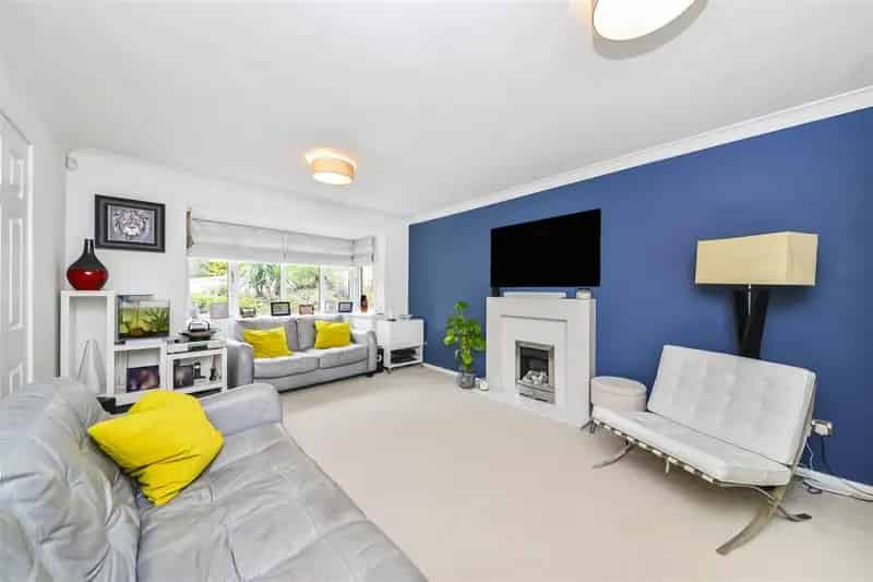 3 Bedroom Detached House for Sale Moseley Bog Views