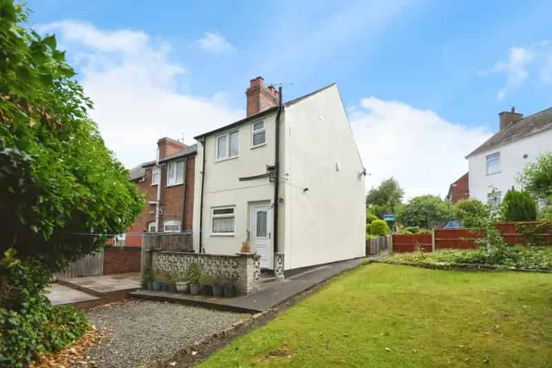 2 Bedroom House For Sale Near Chesterfield