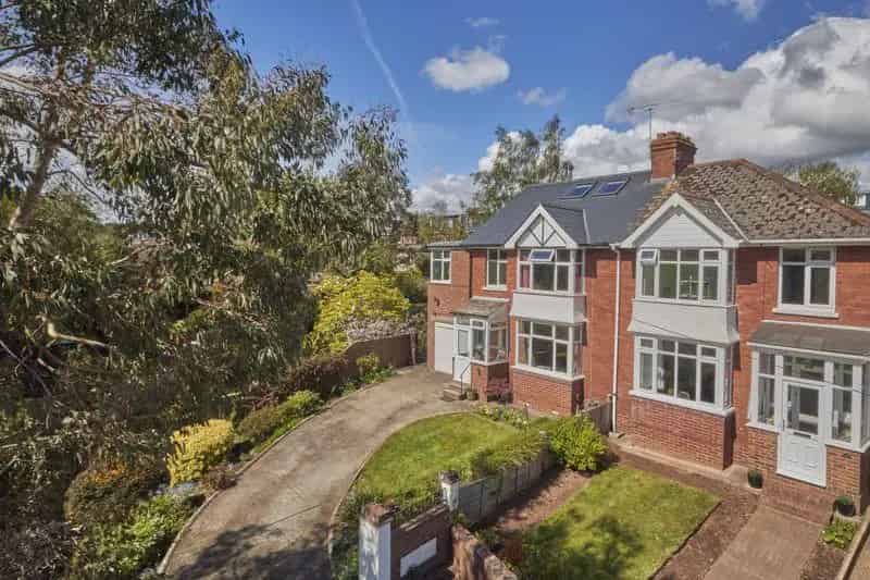 5 Bedroom Semi-Detached House for Sale