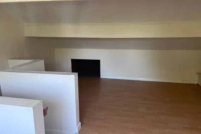 3-Bedroom Terraced House with Large Reception Rooms and Yard