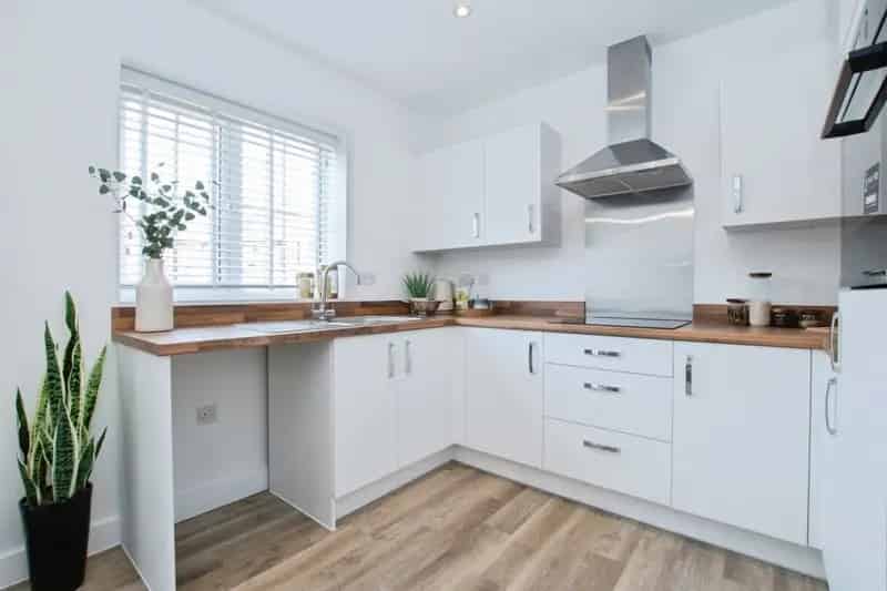 3 Bedroom Detached House Oakwood Grove