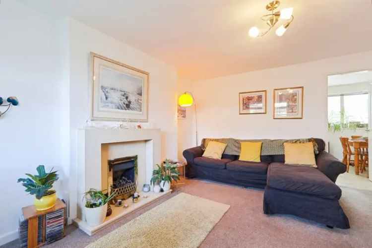 3 Bed Semi-Detached House Yeadon Leeds Spacious Family Home Hot Tub