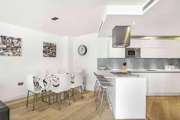 Spacious 3-Bedroom Apartment in Modern London Development