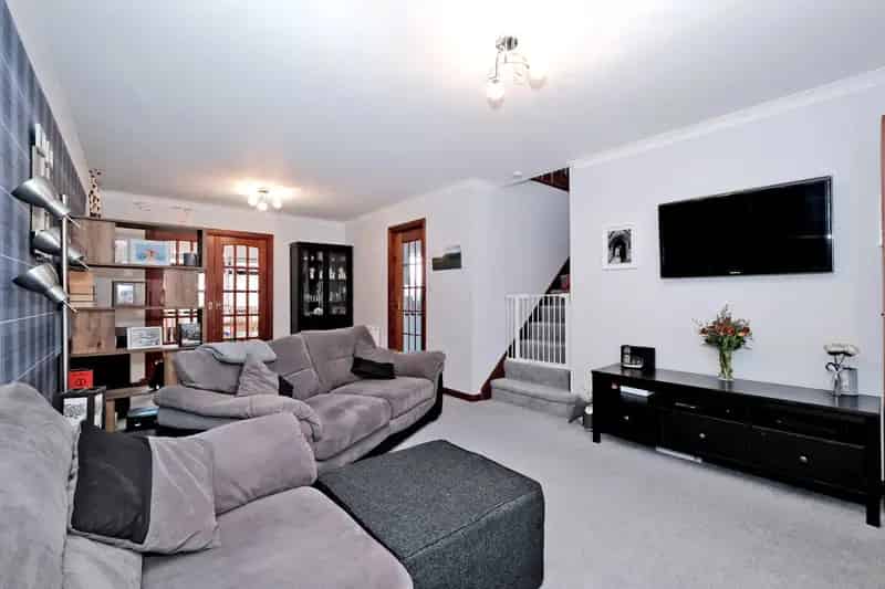 3 Bedroom Semi-Detached House in Cove