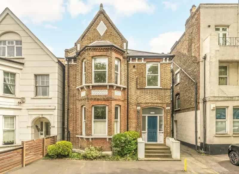 Edwardian One Bedroom Flat Lordship Lane First Time Buy Downsize Pied a Terre