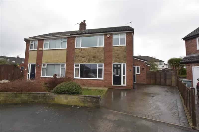 Extended Semi-Detached Family Home Ready to Move Into