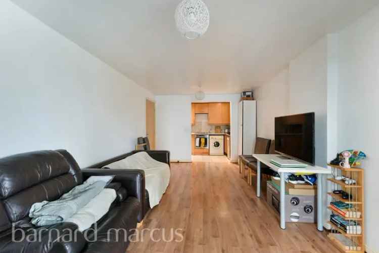 2 Bed 2 Bath Apartment Near Feltham Station