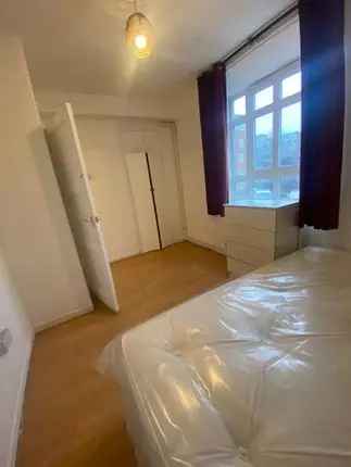 Flat to rent in Retreat Place, London E9