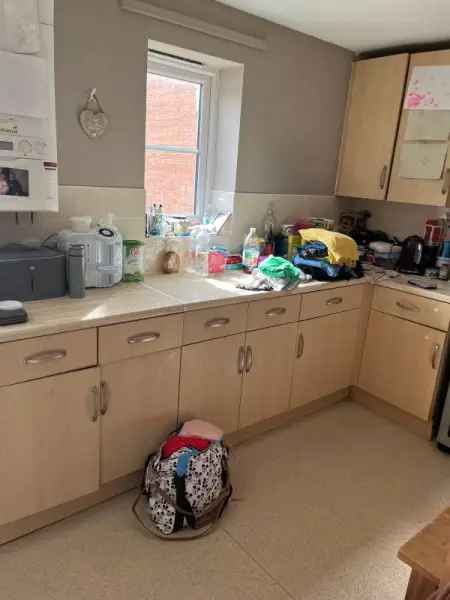 Flat For Rent in Melksham, England