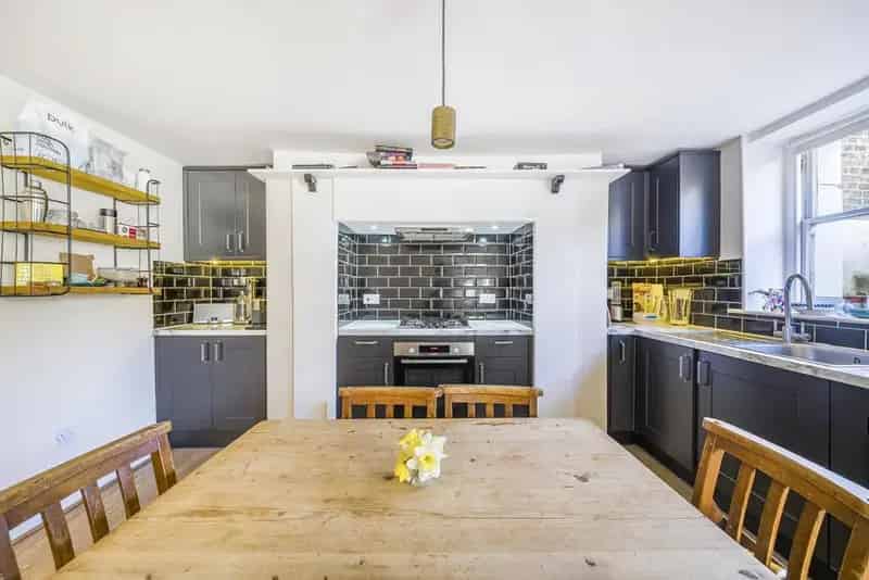 Two Bedroom Apartment in Grade II Listed Building